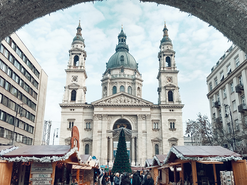Hungary-Budapest-St. Stephen’s Basilica, Christmas Market